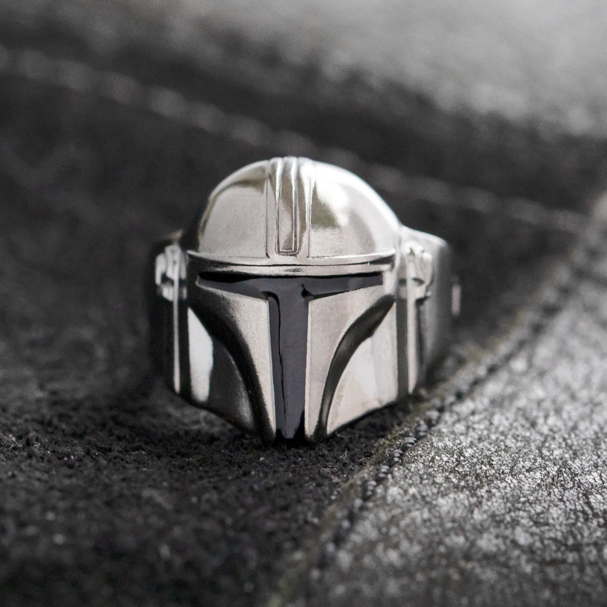 Top-down view of the gunmetal rhodium ring.