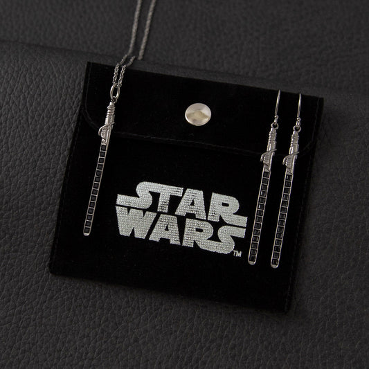 Close-up of Star Wars x RockLove Darksaber earrings featuring black Austrian crystals and black rhodium finish.-4